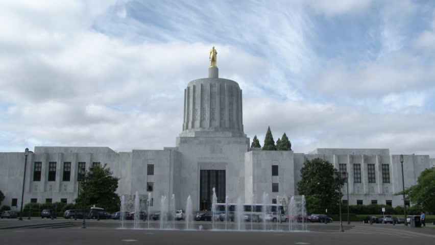 SALEM, OREGON - OCTOBER 4, 2015: The Oregon State Capitol In Salem ...