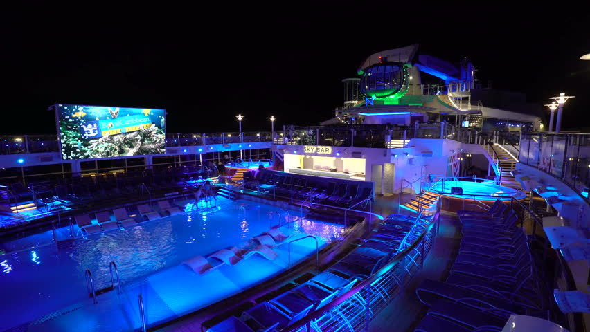 Indoor Pool Deck In The Cruise Ship - December 2015: Anthem Of The Seas ...