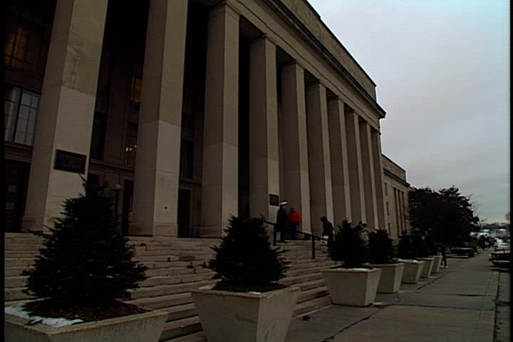 ARLINGTON, VA - JANUARY 08, 1990: MS Pentagon Front Entrance, One Man ...